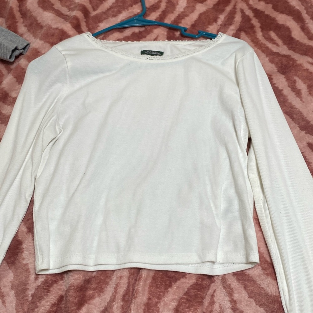 Size large long sleeve crop top